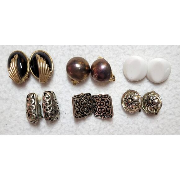 Clip On Earrings 6 Pc Lot 80s 90s Vintage Button Black White Silver Iridescent - Picture 1 of 5